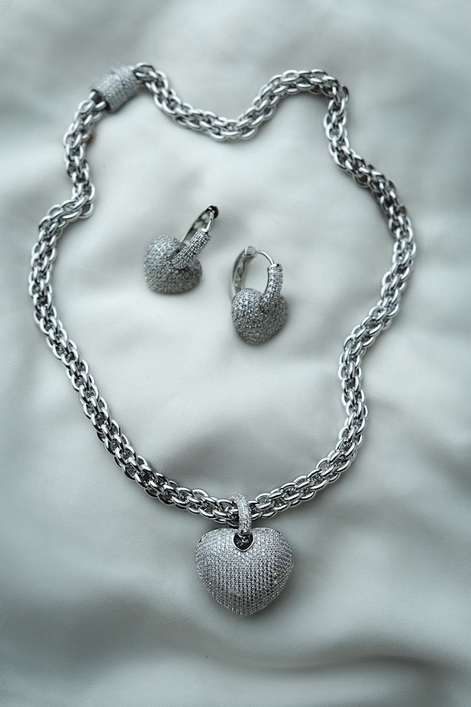 Conjunto Corações Prateados Brilhantes