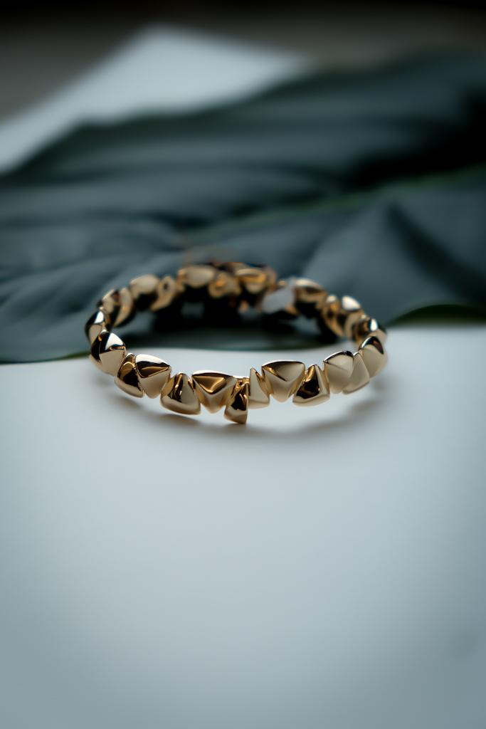 Conjunto Dourado Triângulos Modernos