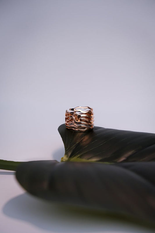 Anel Ondas Rosé: Charme Moderno