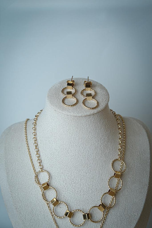 Conjunto Elos Dourados Elegantes